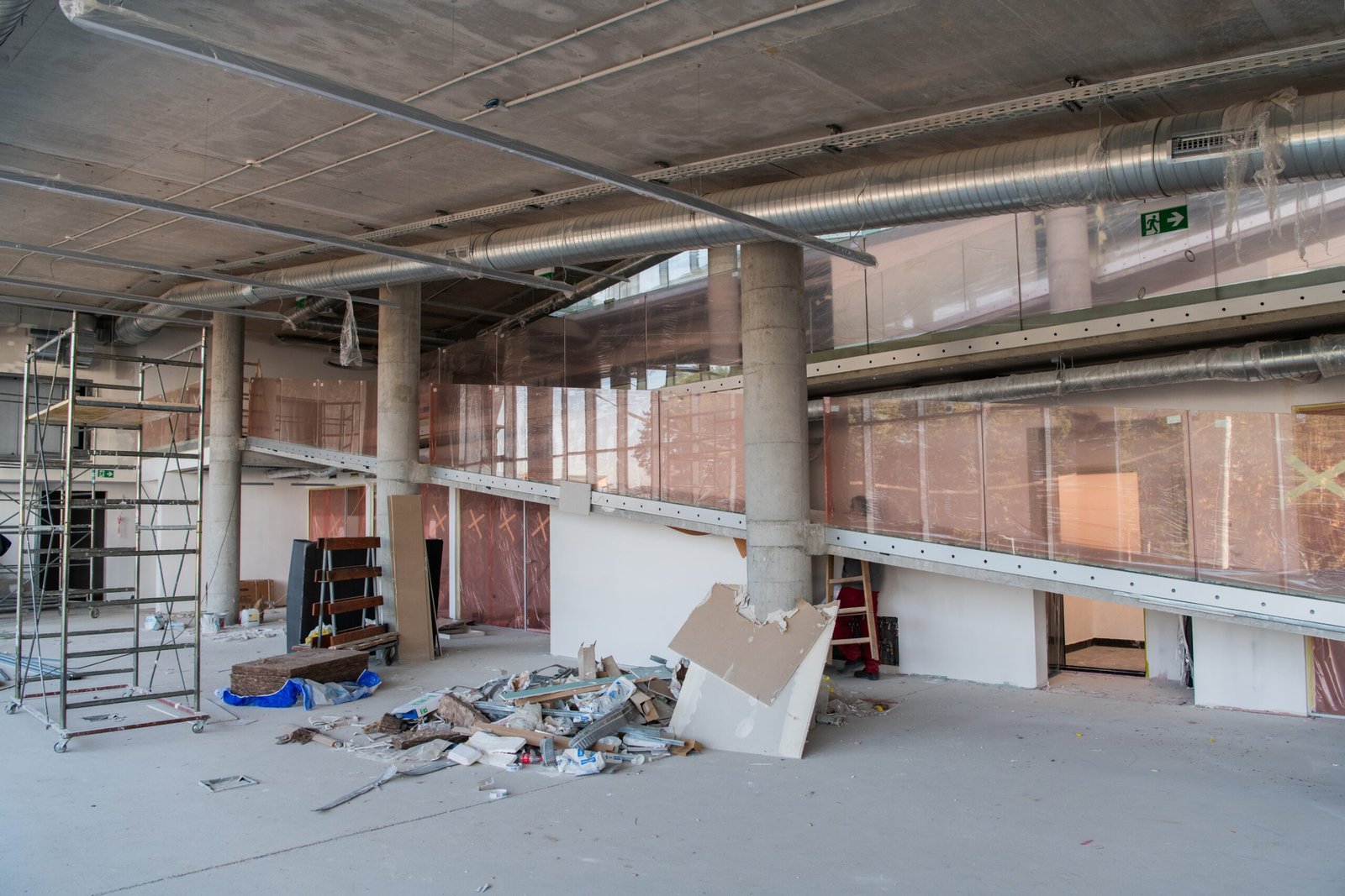 Aménagement de plateaux de bureaux en cours à Sidi Maarouf, Casablanca, immeuble d’entreprise moderne